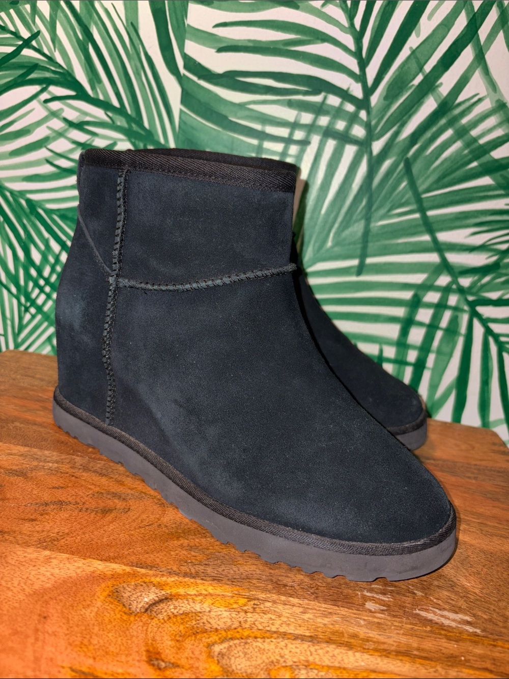 UGG Classic Femme Mini Wedge Boots Black Sheepskin Women’s 8